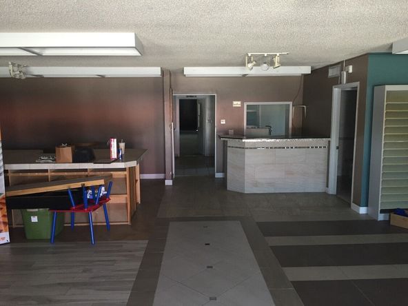 Storefront Retail Space For Lease: 334 Parkridge Ave, Orange Park, FL 32065
